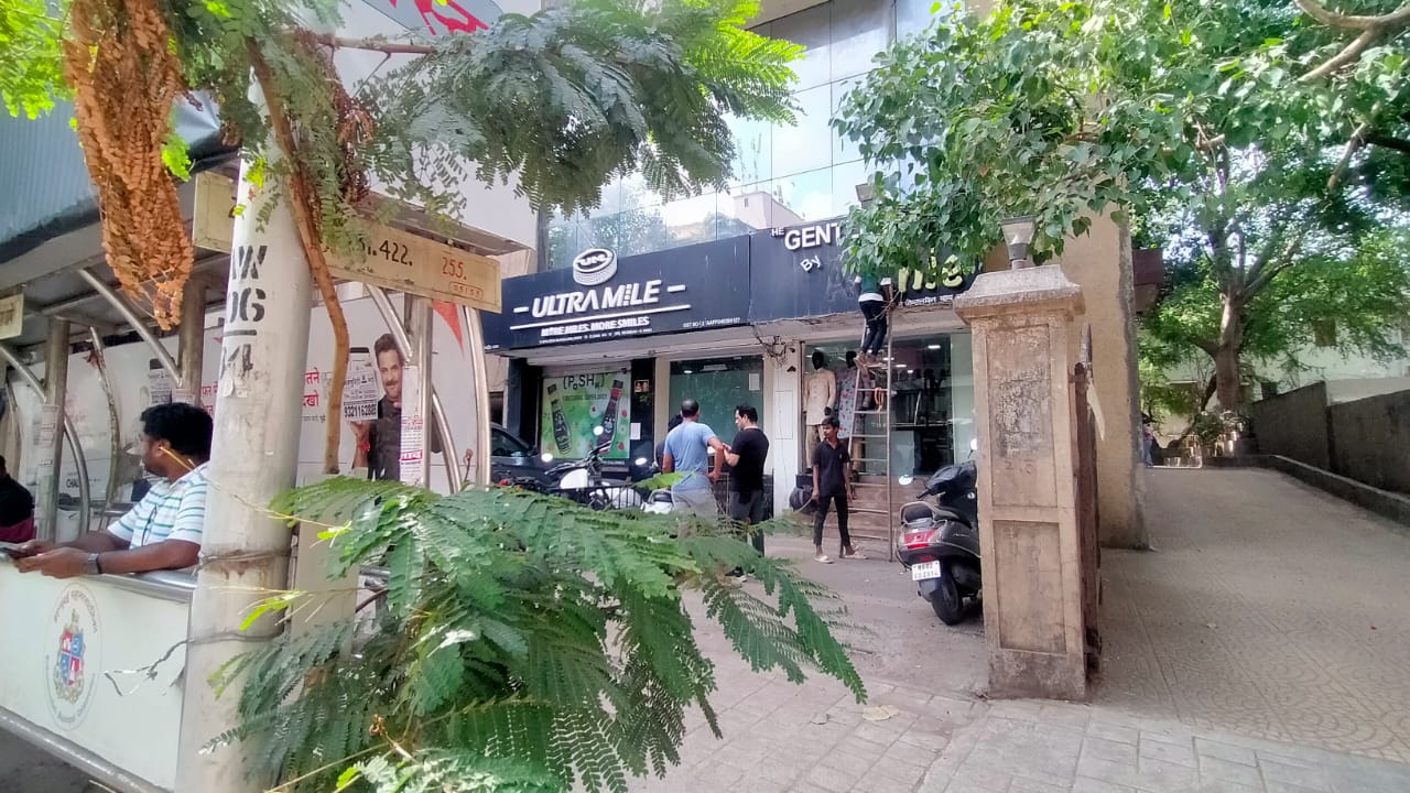 Shop for Rent in Juhu Mumbai