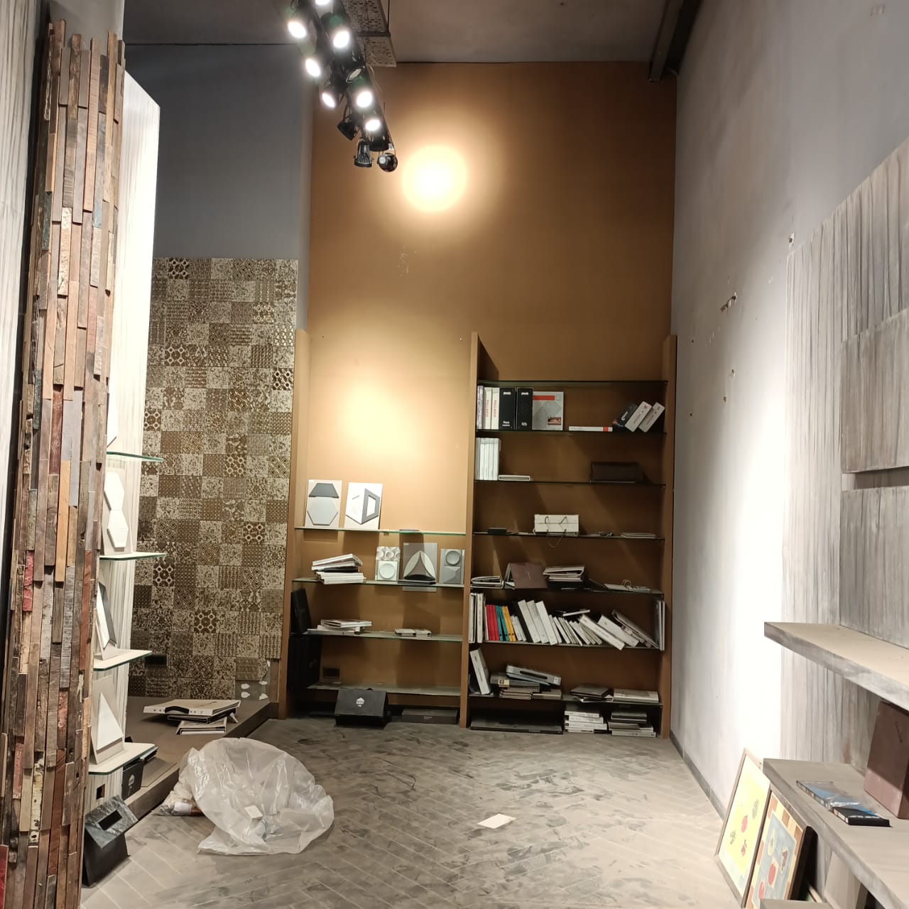 Office for Rent in Senapati Bapat  Marg Mumbai