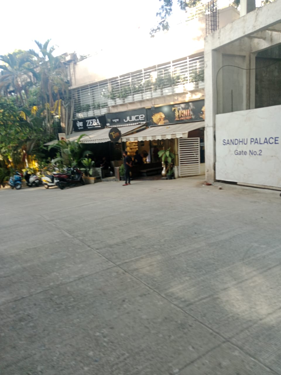 Showroom for Rent in Pali Hill Mumbai