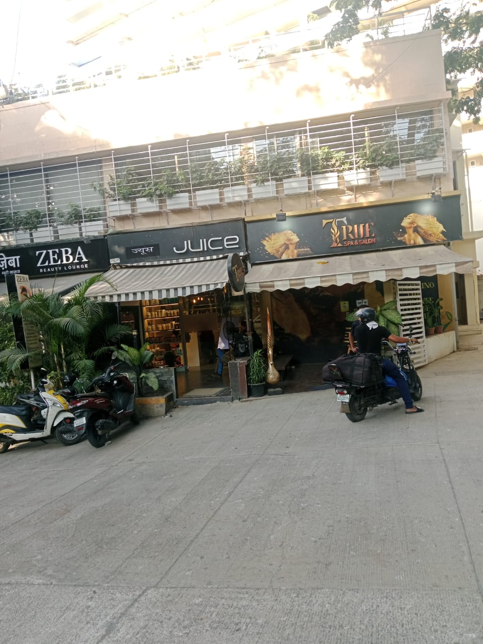 Showroom for Rent in Pali Hill Mumbai