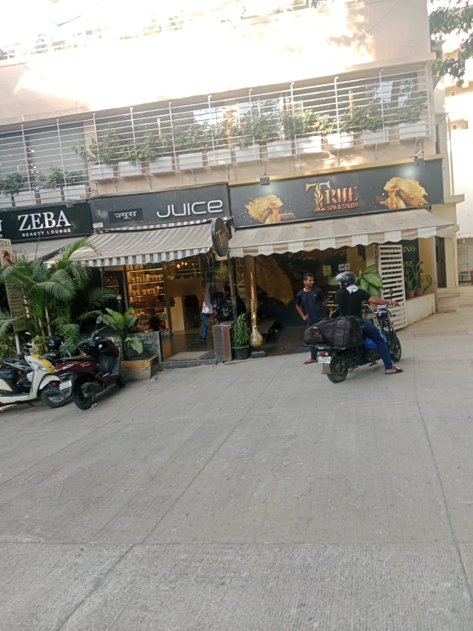 Showroom for Rent in Pali Hill Mumbai