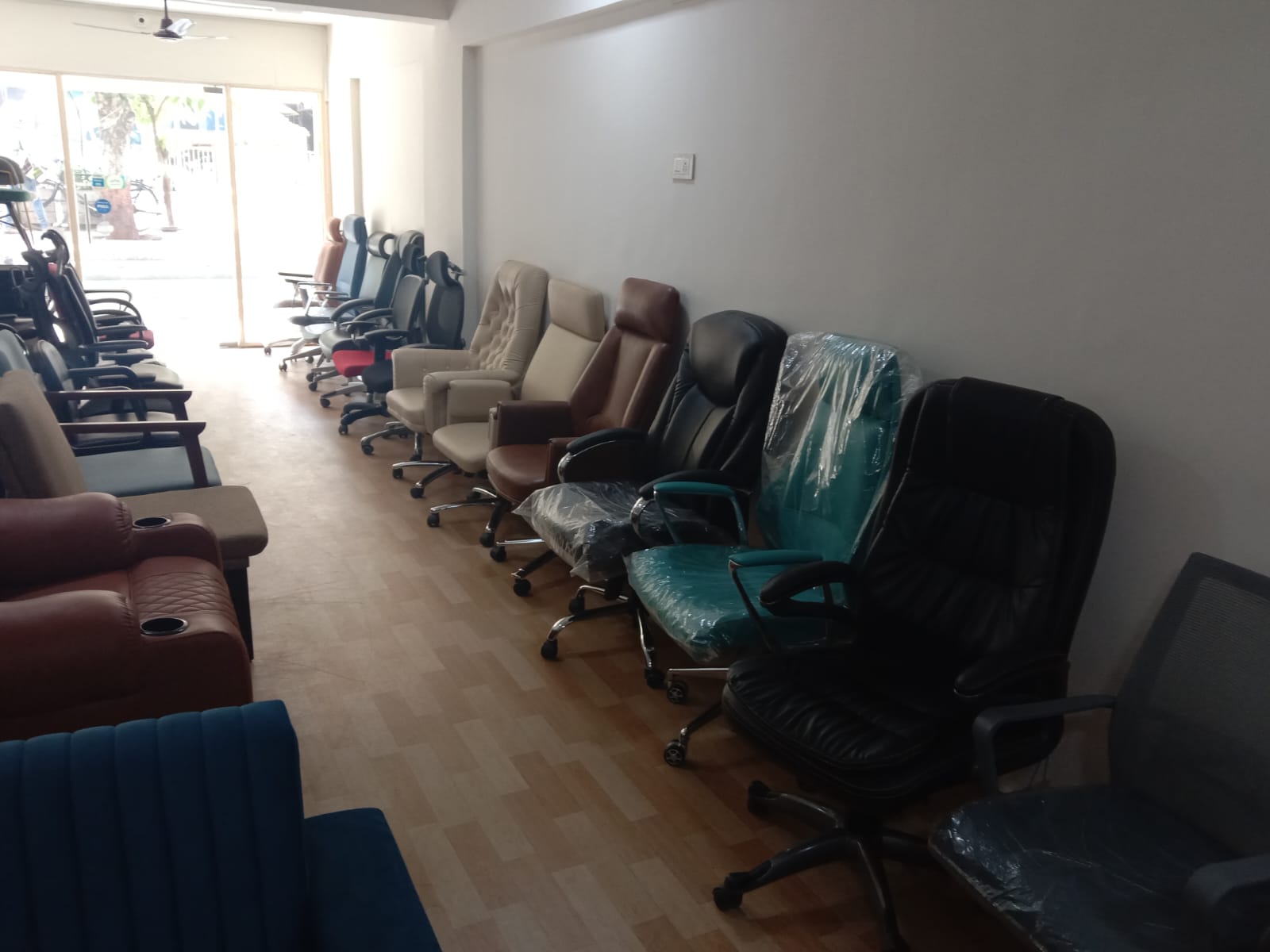 Showroom for Rent in C G Road Ahmedabad