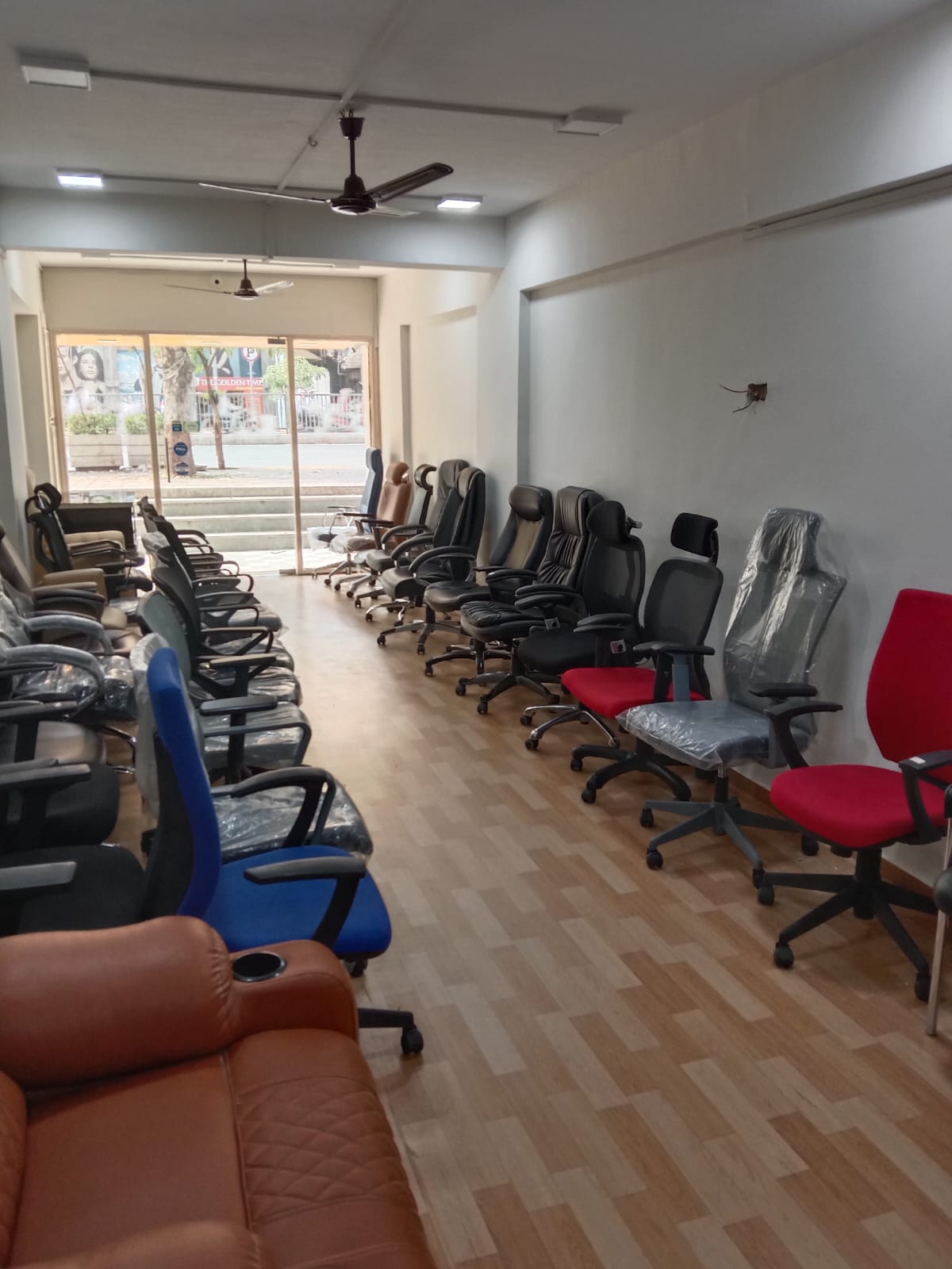 Showroom for Rent in C G Road Ahmedabad