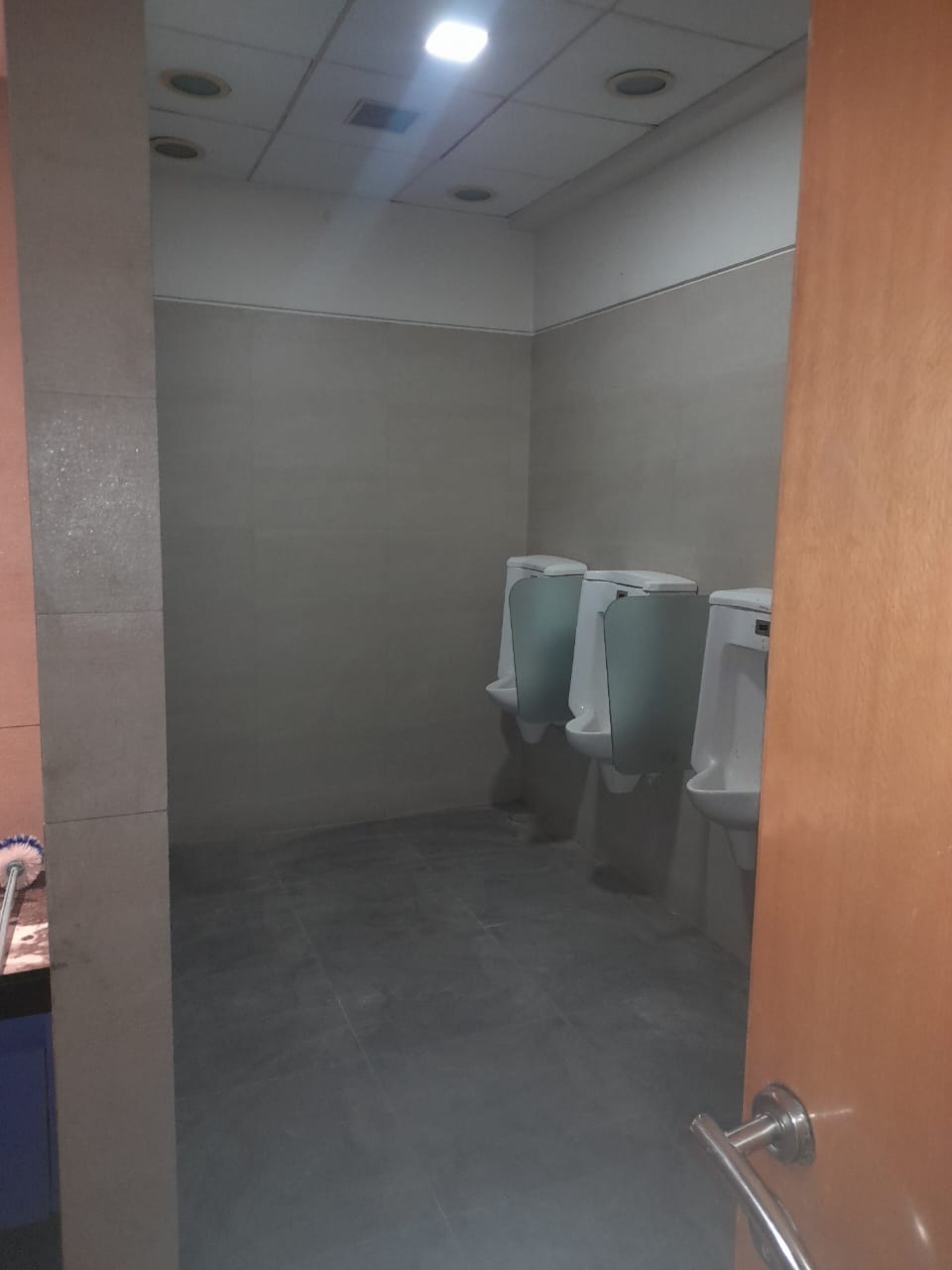 Office for Rent in Off Veera Desai Road Mumbai