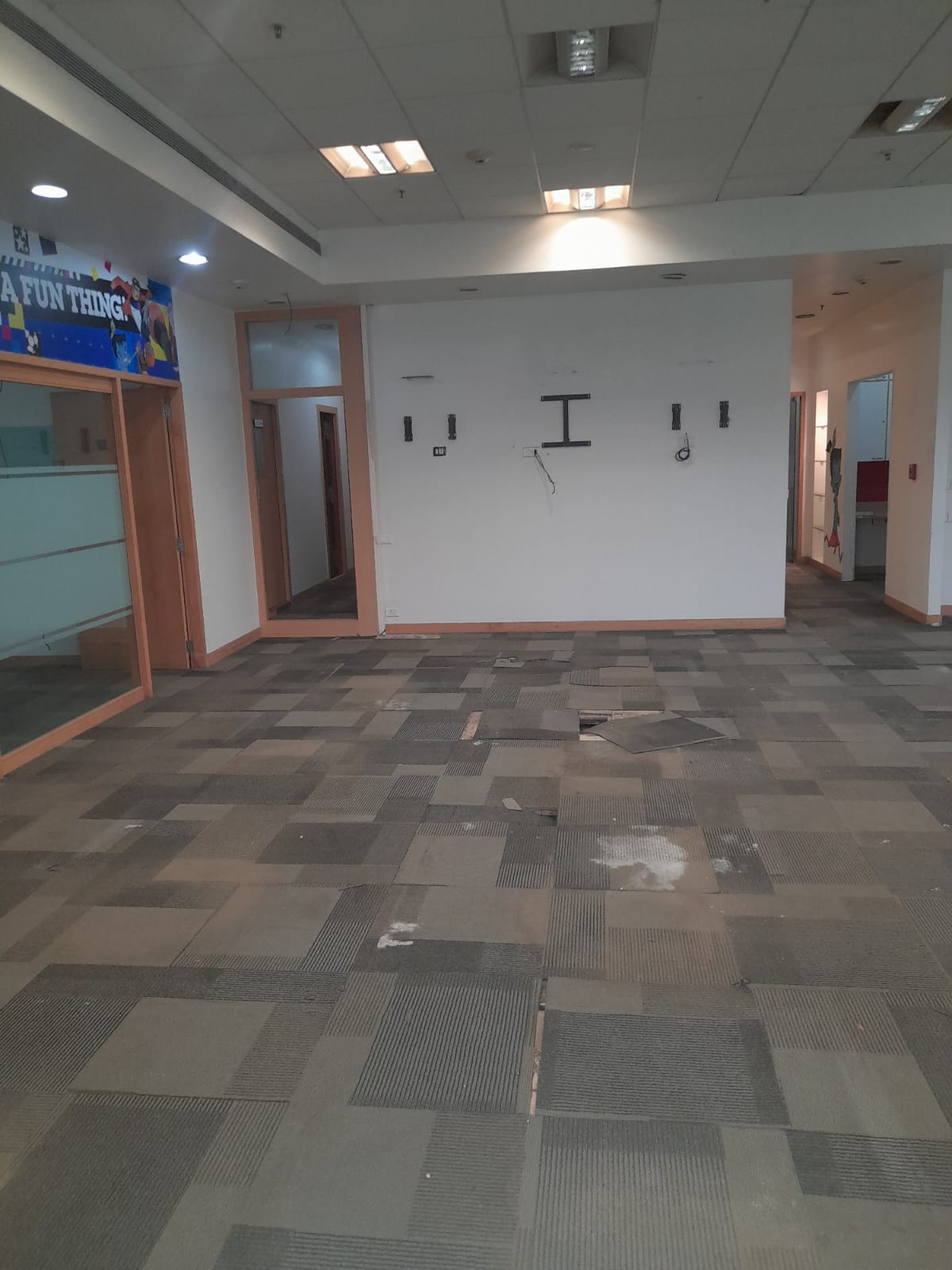 Office for Rent in Off Veera Desai Road Mumbai