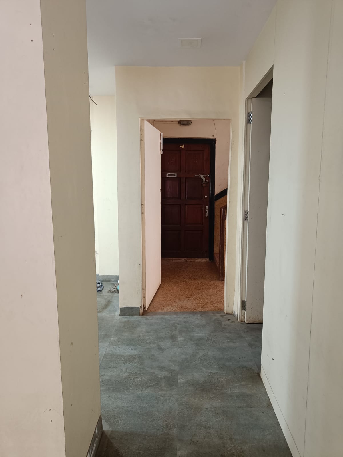 Showroom for Rent in North Avenue Road Mumbai