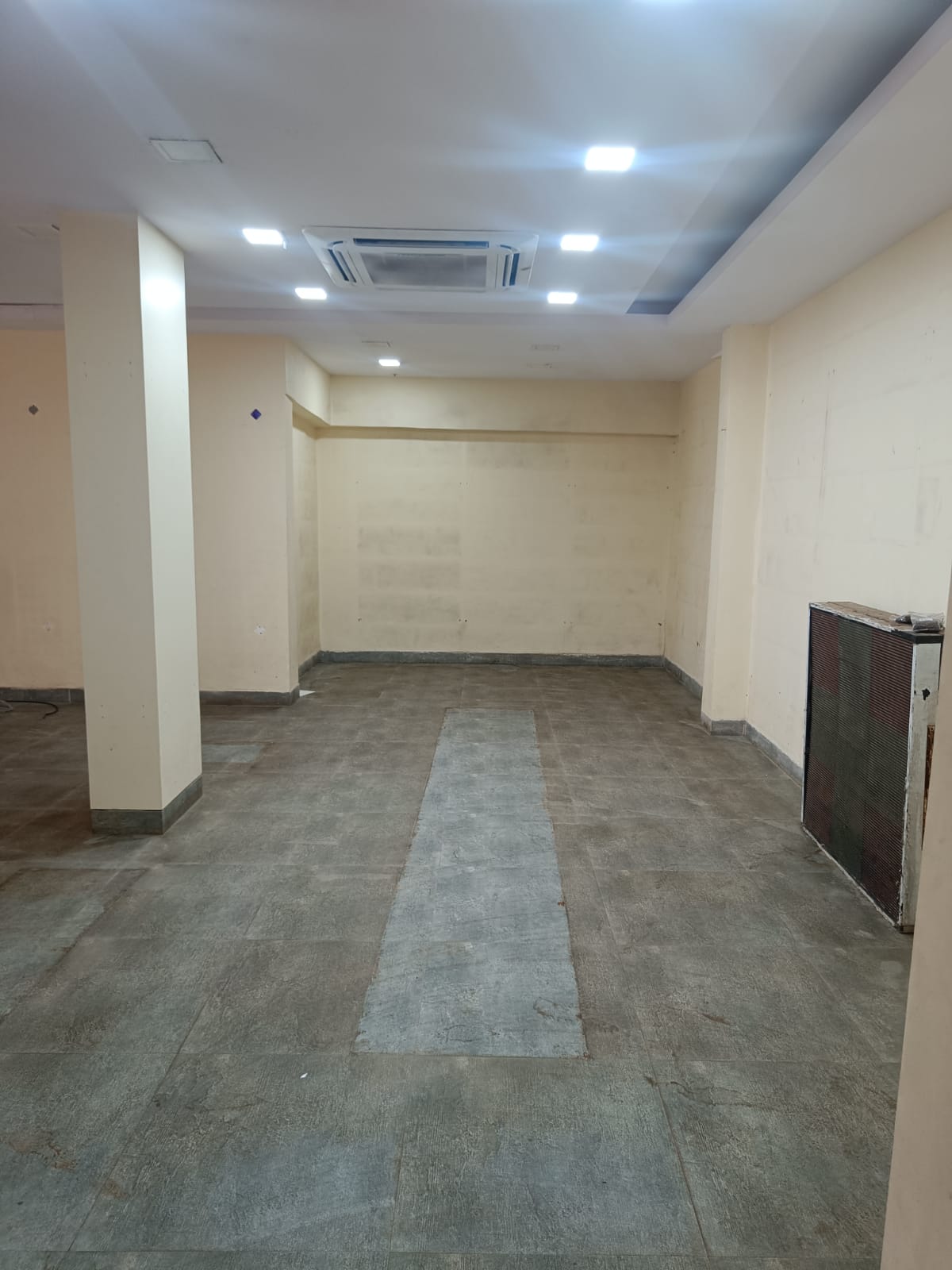 Showroom for Rent in North Avenue Road Mumbai
