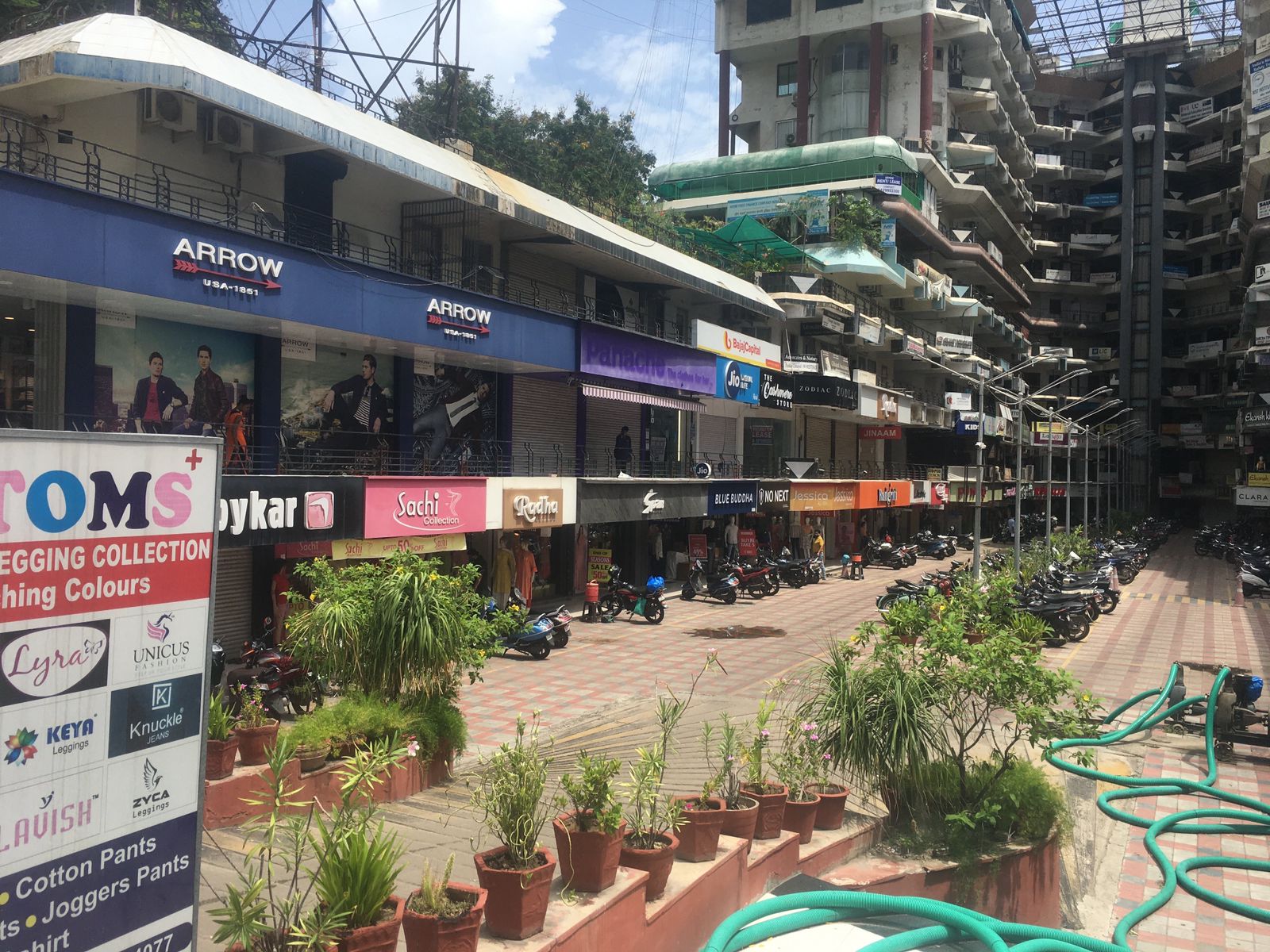 Showroom for Rent in Alkapuri Vadodara