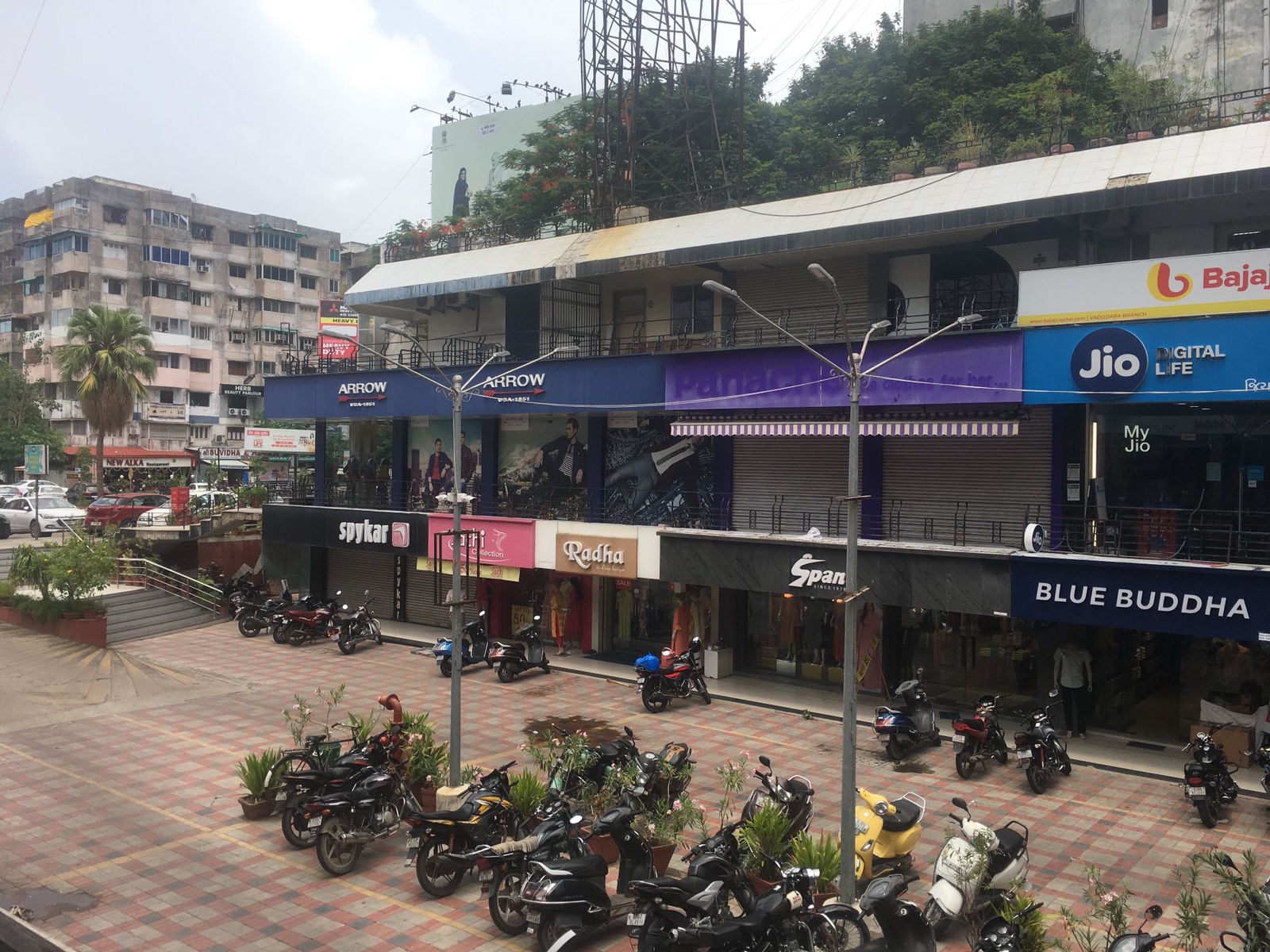 Showroom for Rent in Alkapuri Vadodara