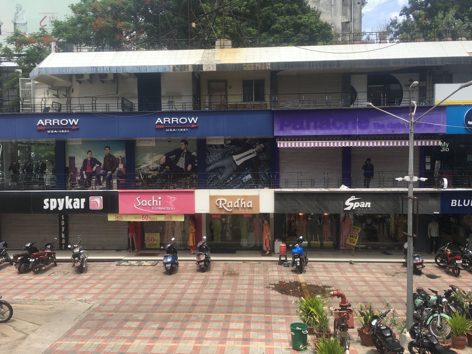 Showroom for Rent in Alkapuri Vadodara