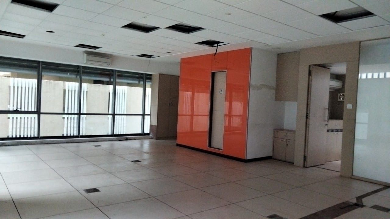 Office for Rent in Linking  Road Mumbai