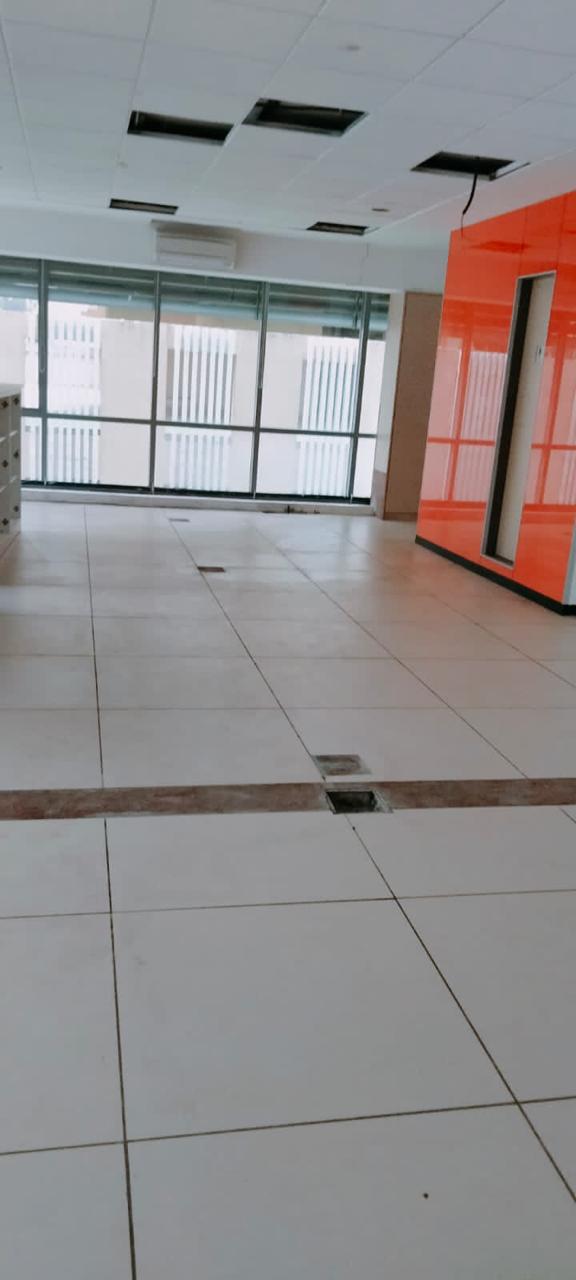 Office for Rent in Linking  Road Mumbai