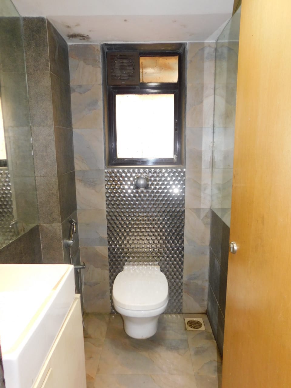 Office for Rent in Santacruz West Mumbai