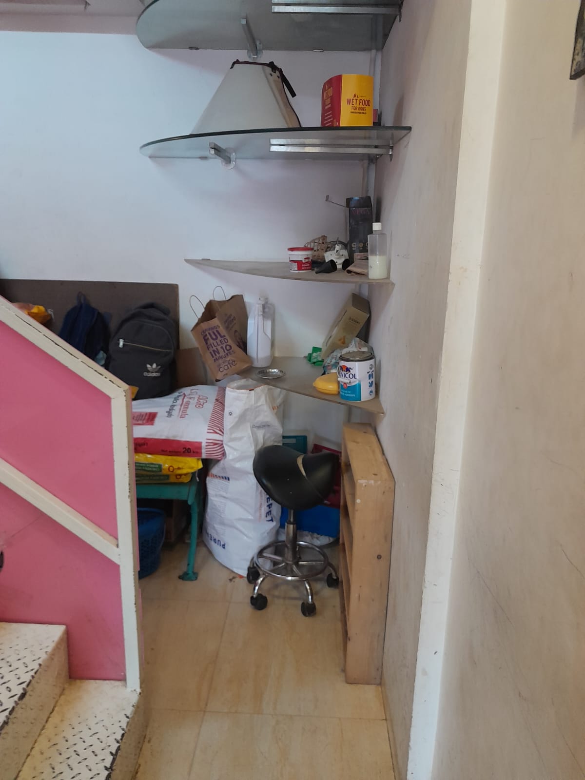 Shop for Rent in L J  Road Mumbai