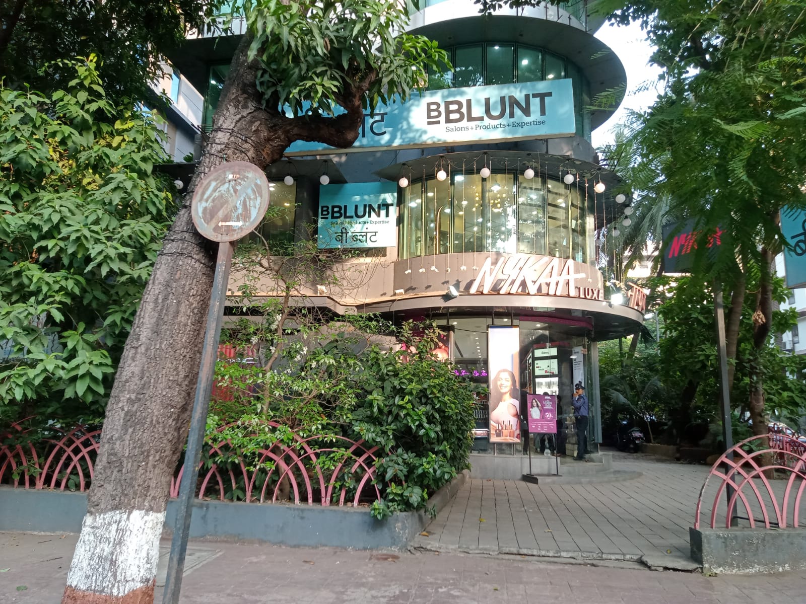 Showroom for Rent in Khar West Mumbai