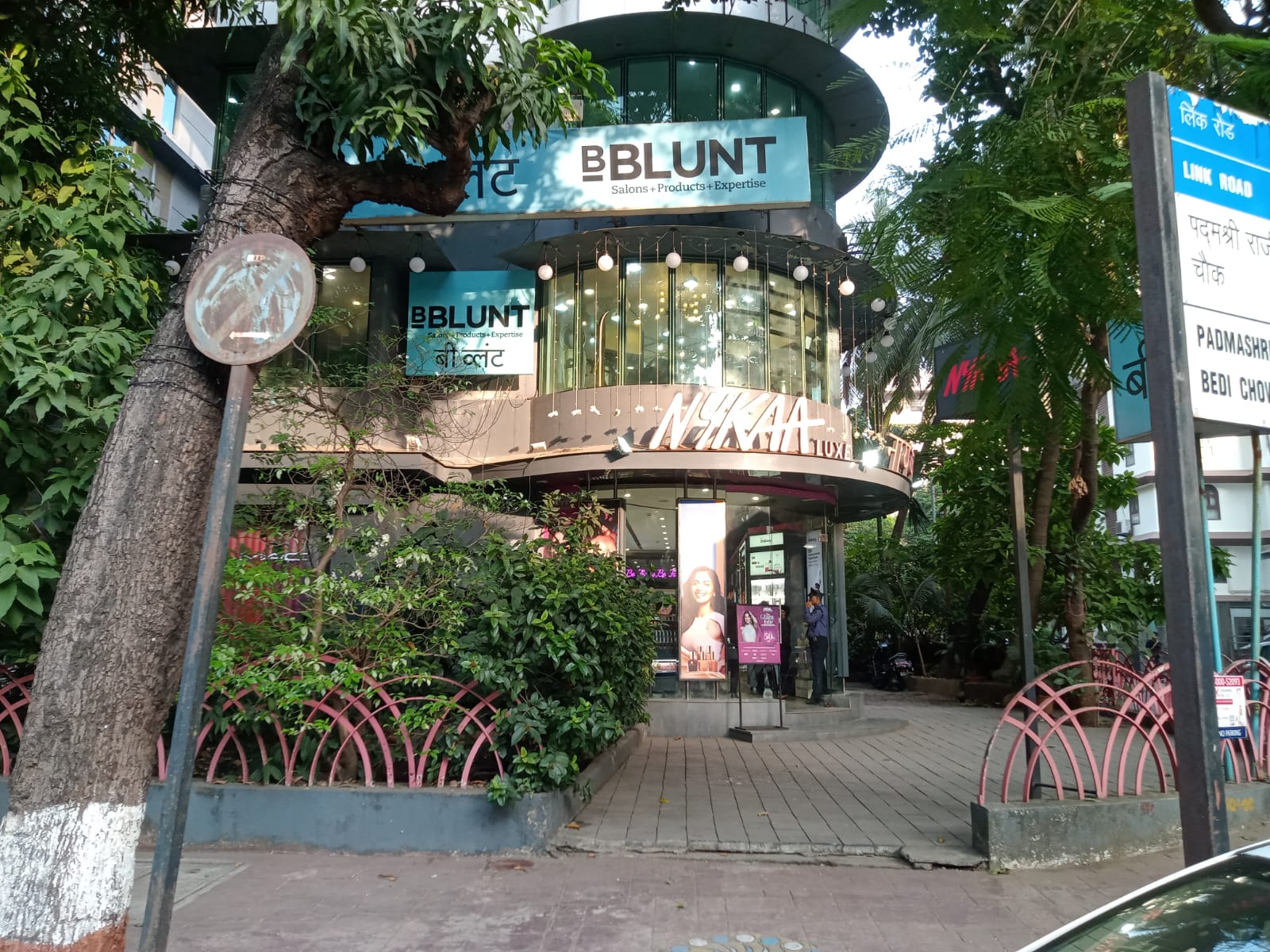 Showroom for Rent in Khar West Mumbai