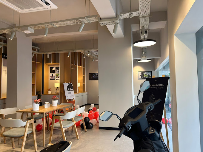 Showroom for Rent in S V Road Mumbai