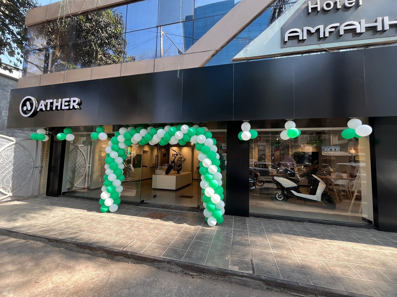 Showroom for Rent in S V Road Mumbai