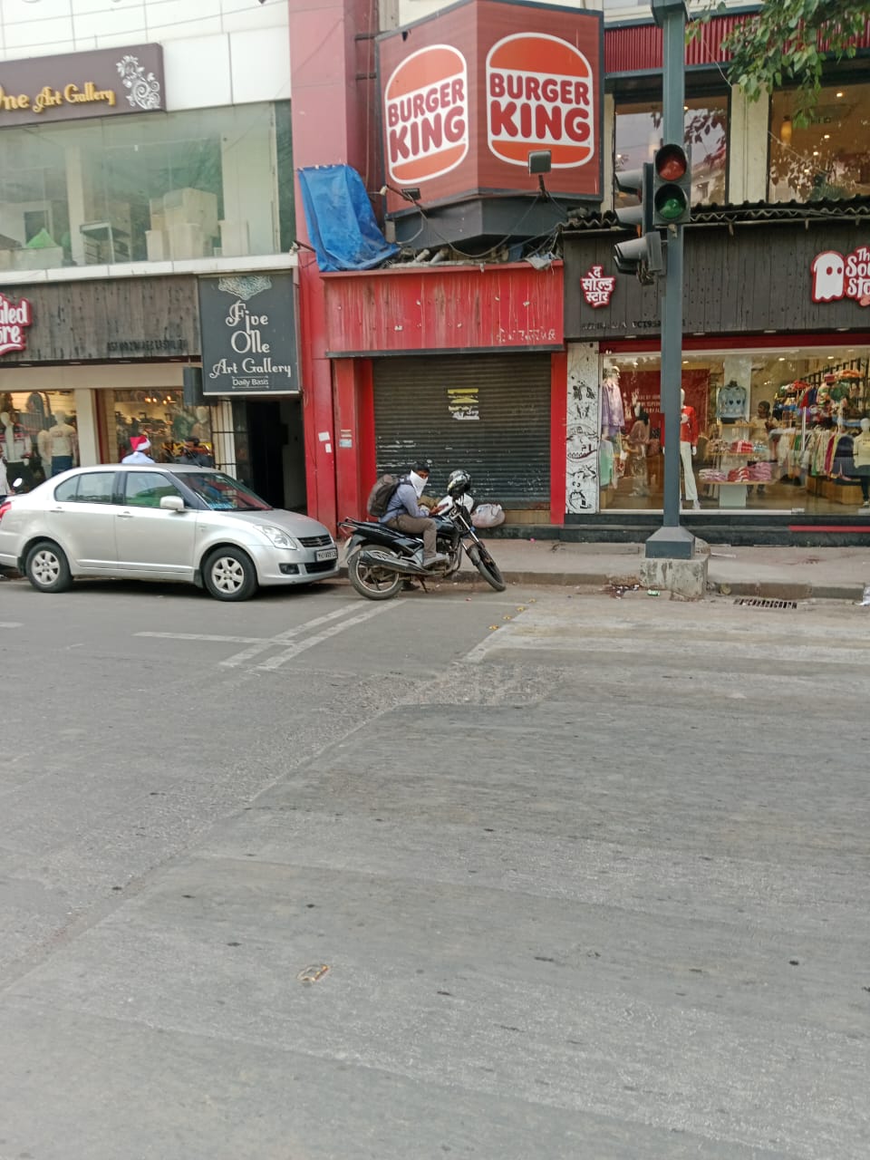 Shop for Rent in Linking  Road Mumbai