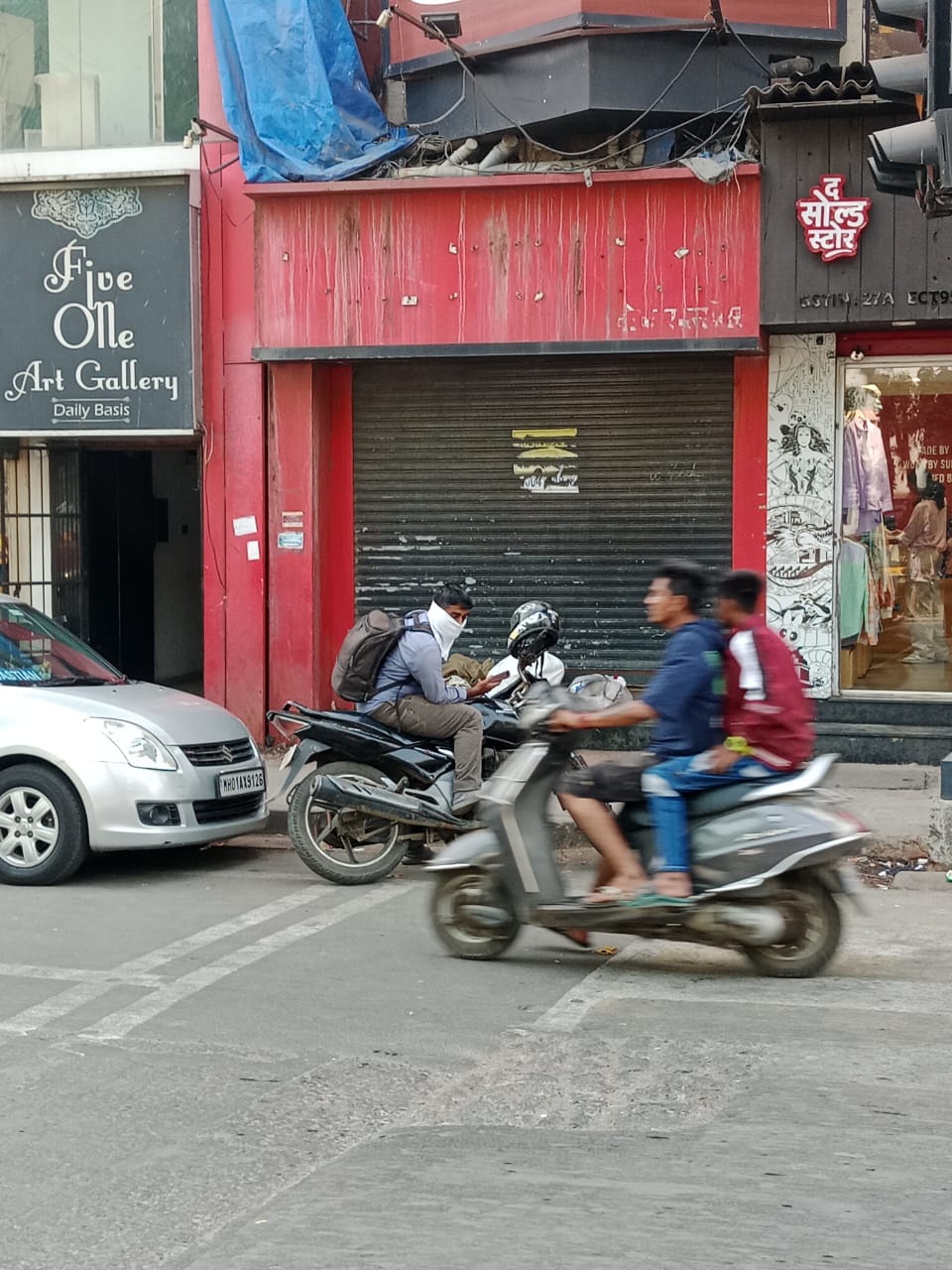 Shop for Rent in Linking  Road Mumbai