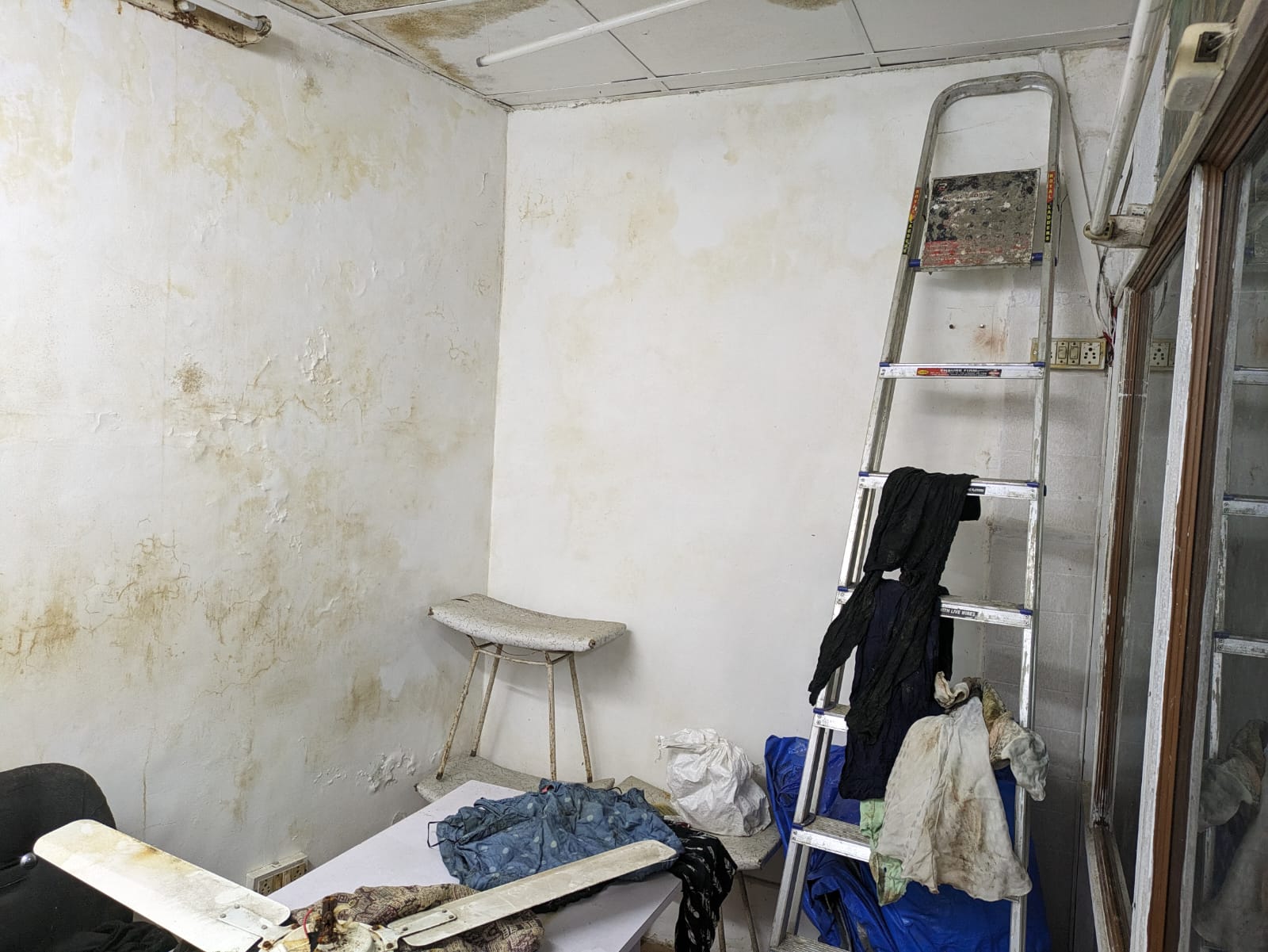 Shop for Rent in Khar West Mumbai
