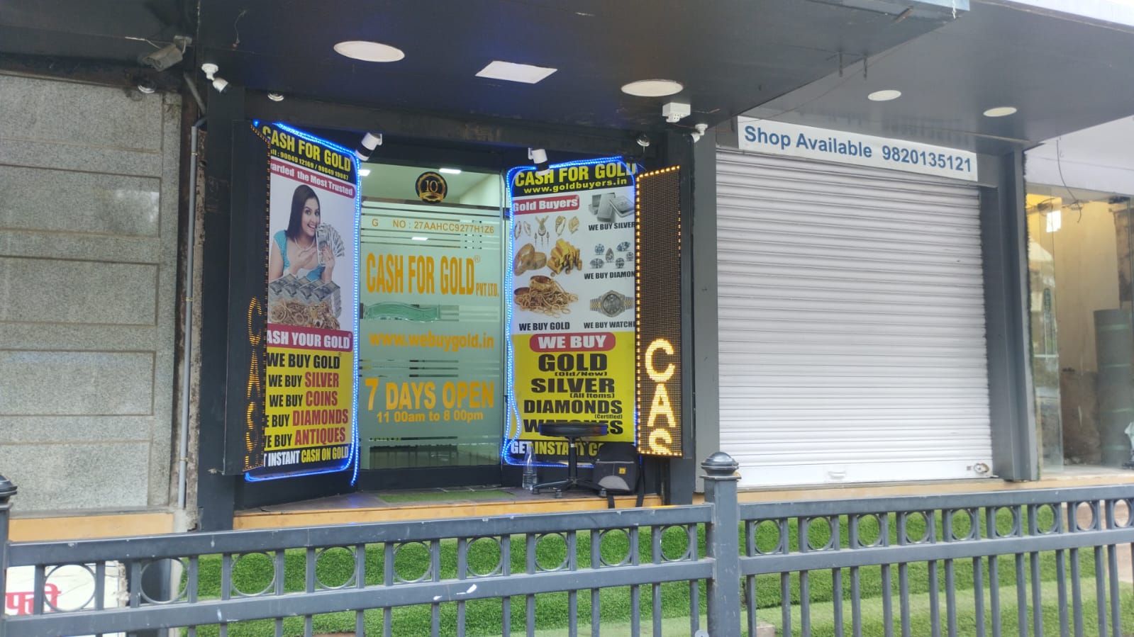 Shop for Rent in Juhu Tara Road Mumbai