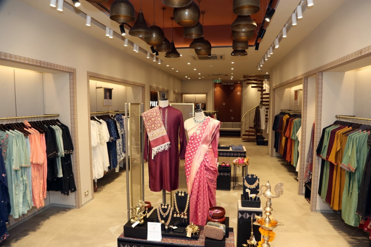 Showroom for Rent in Bandra West Mumbai
