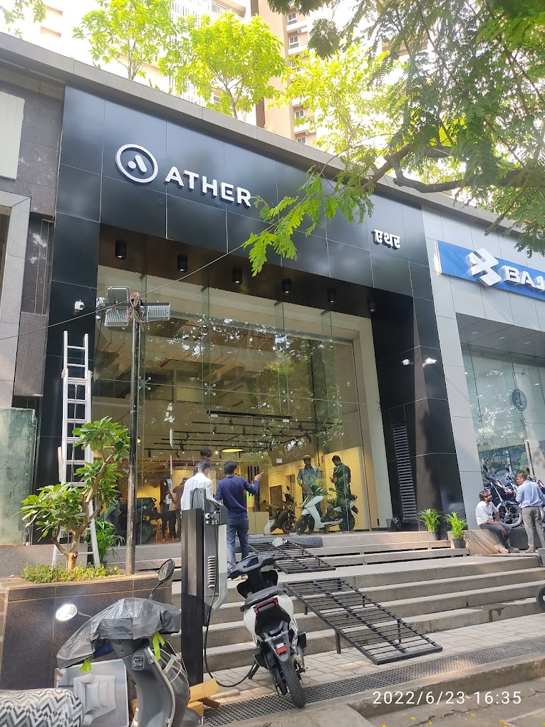 Showroom for Rent in Panchpakhadi Mumbai