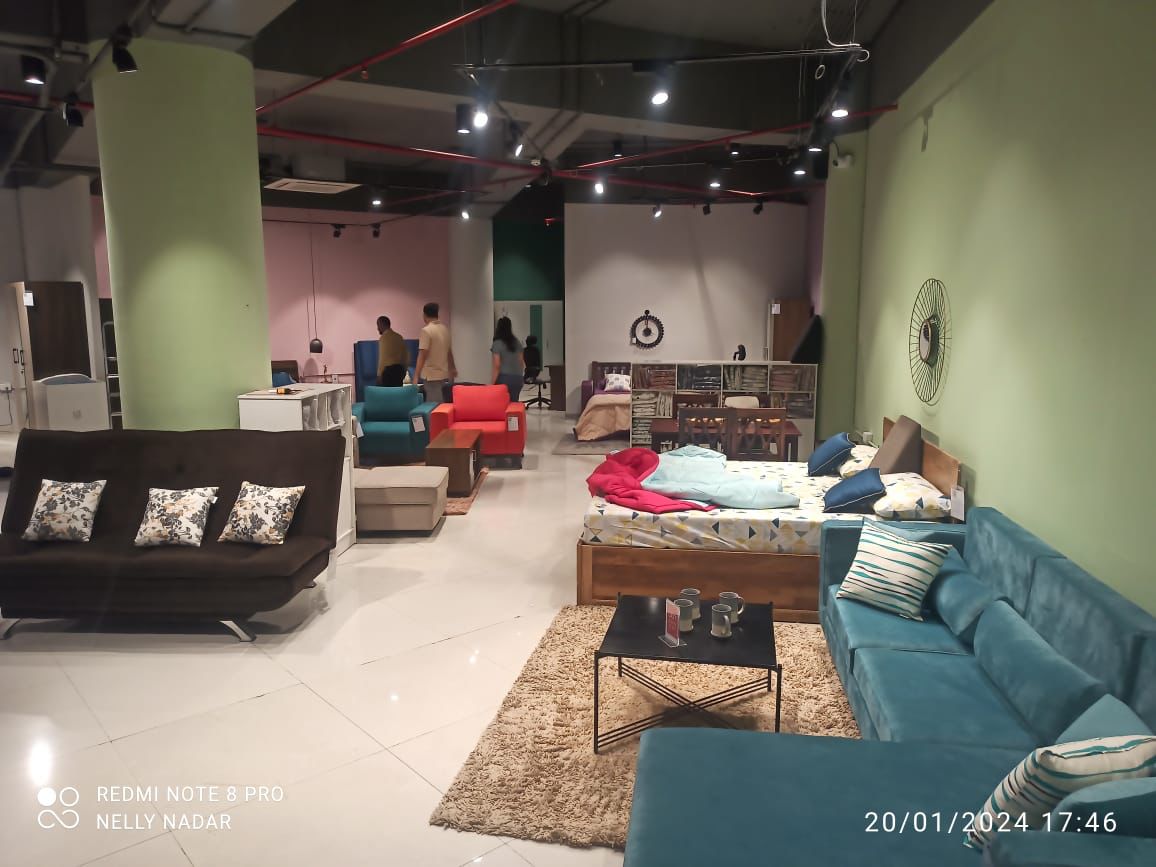 Showroom for Rent in G B Road Mumbai