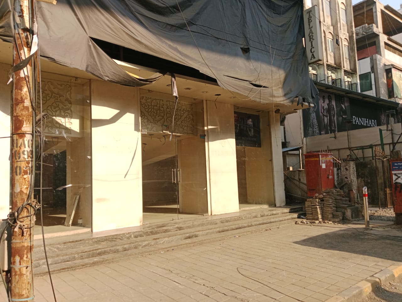 Showroom for Rent in Santacruz West Mumbai