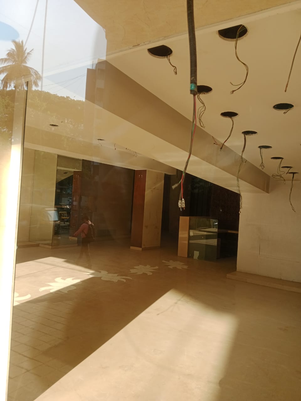 Showroom for Rent in Santacruz West Mumbai