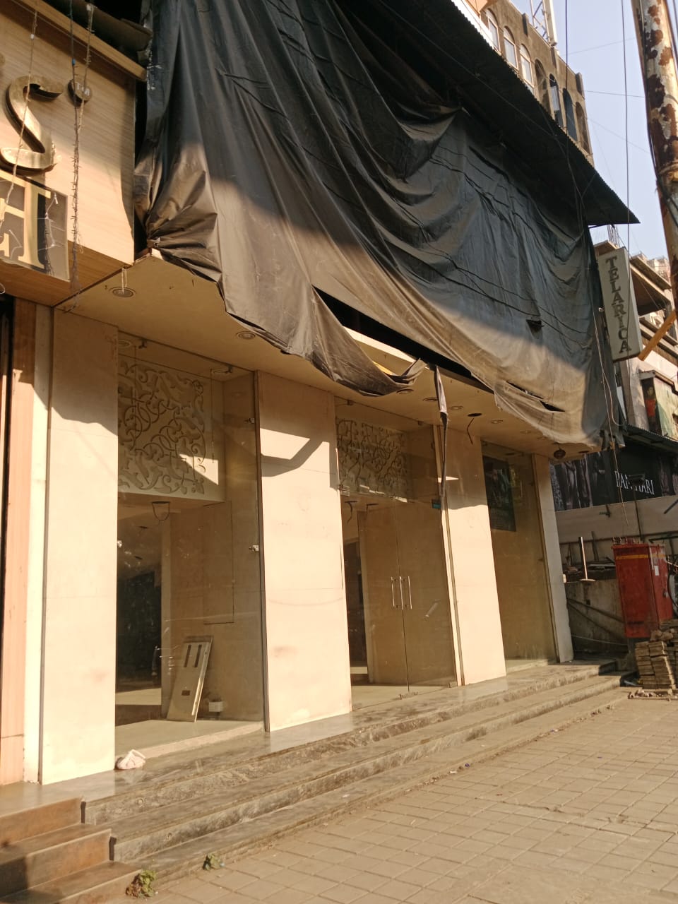 Showroom for Rent in Santacruz West Mumbai
