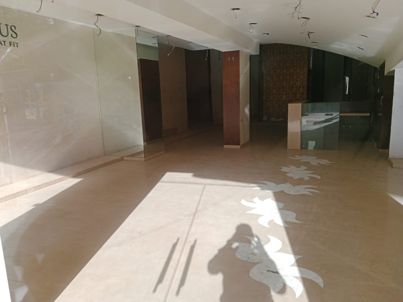 Showroom for Rent in Santacruz West Mumbai