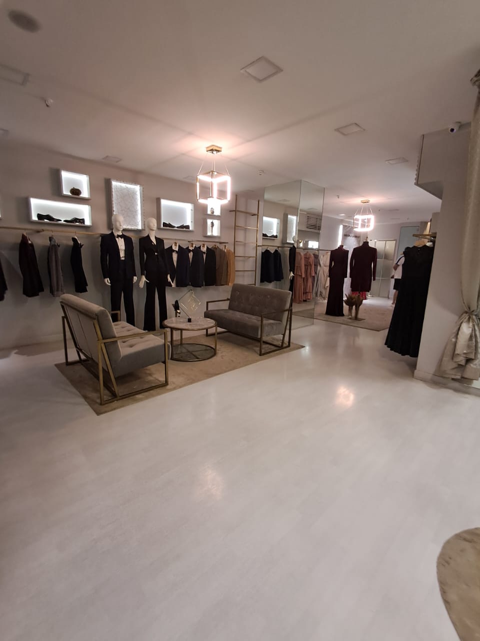 Showroom for Rent in Khar West Mumbai