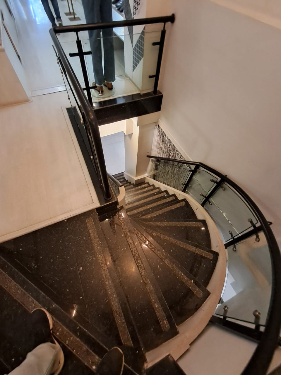 Showroom for Rent in Khar West Mumbai