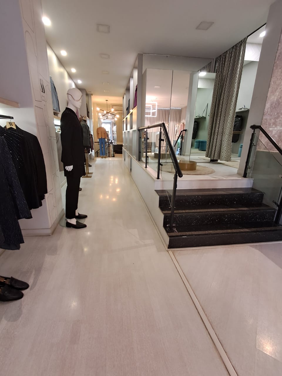 Showroom for Rent in Khar West Mumbai