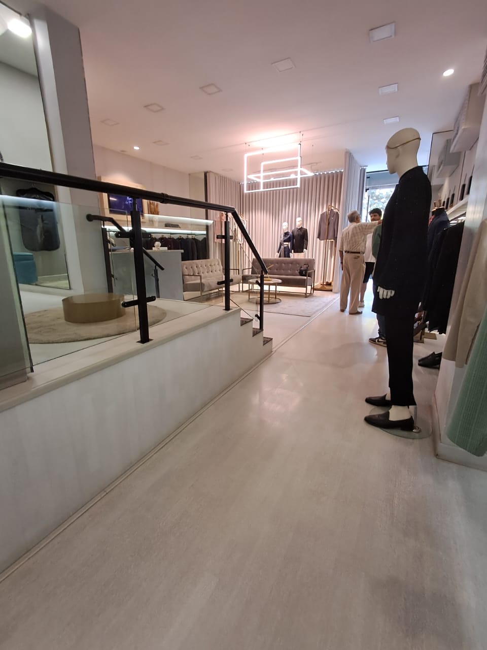 Showroom for Rent in Khar West Mumbai