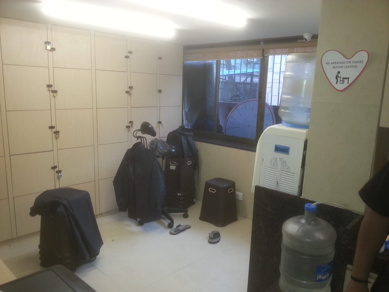 Showroom for Rent in Hill  Road Mumbai