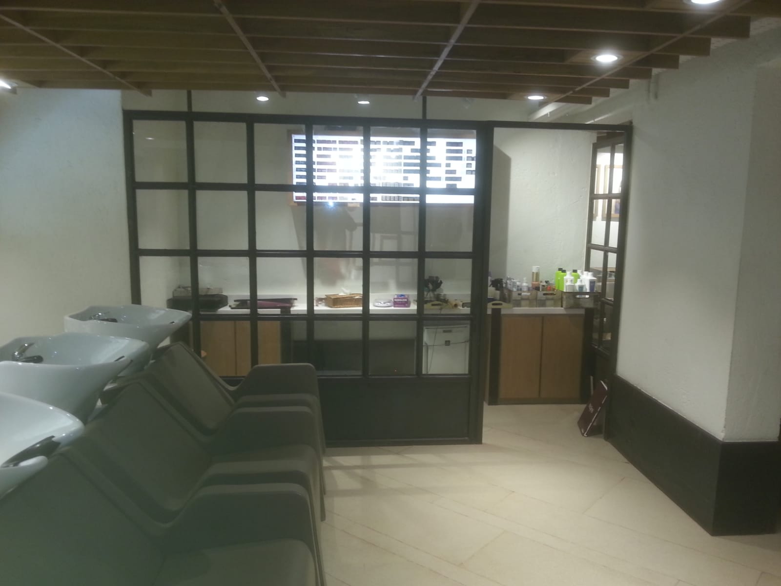 Showroom for Rent in Hill  Road Mumbai