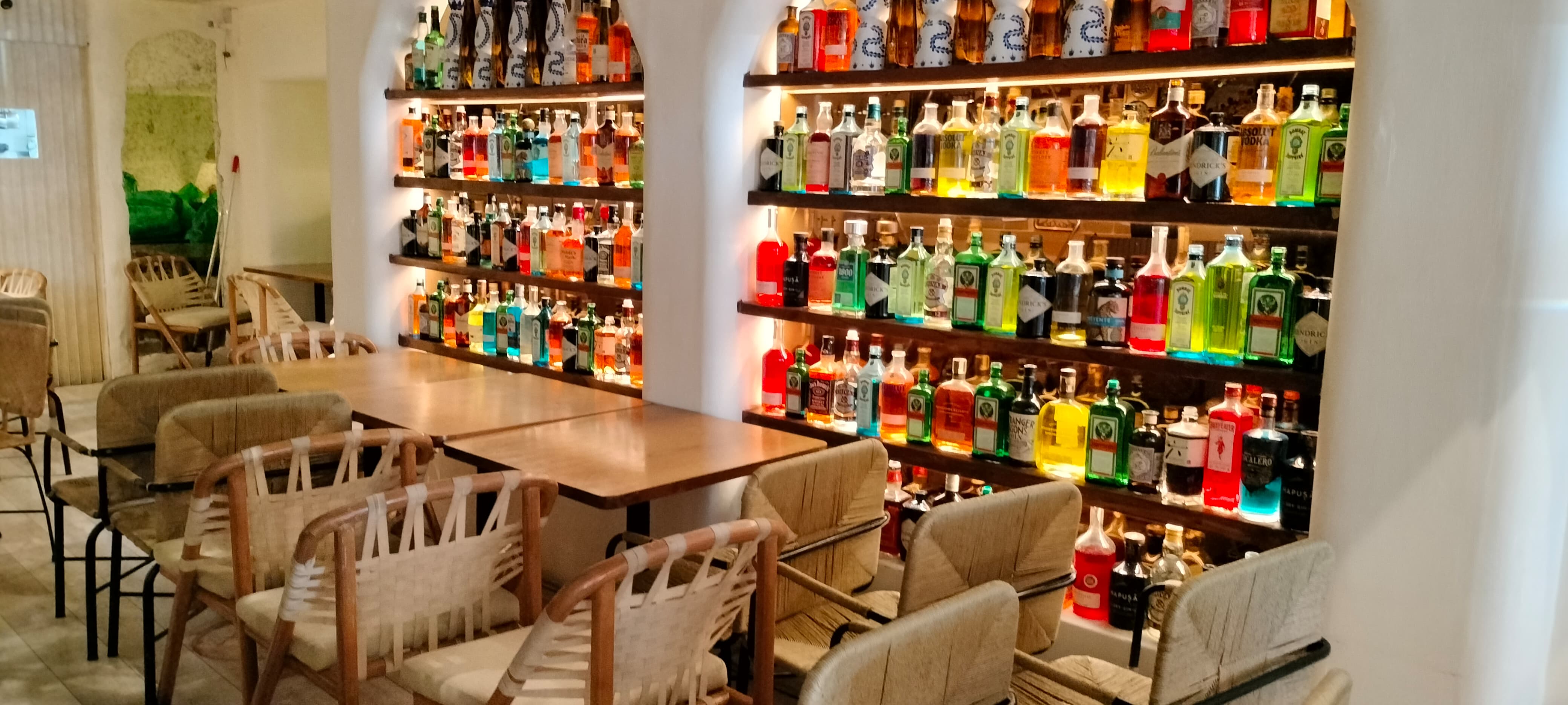 Restaurant for Sale in 35 Road Mumbai