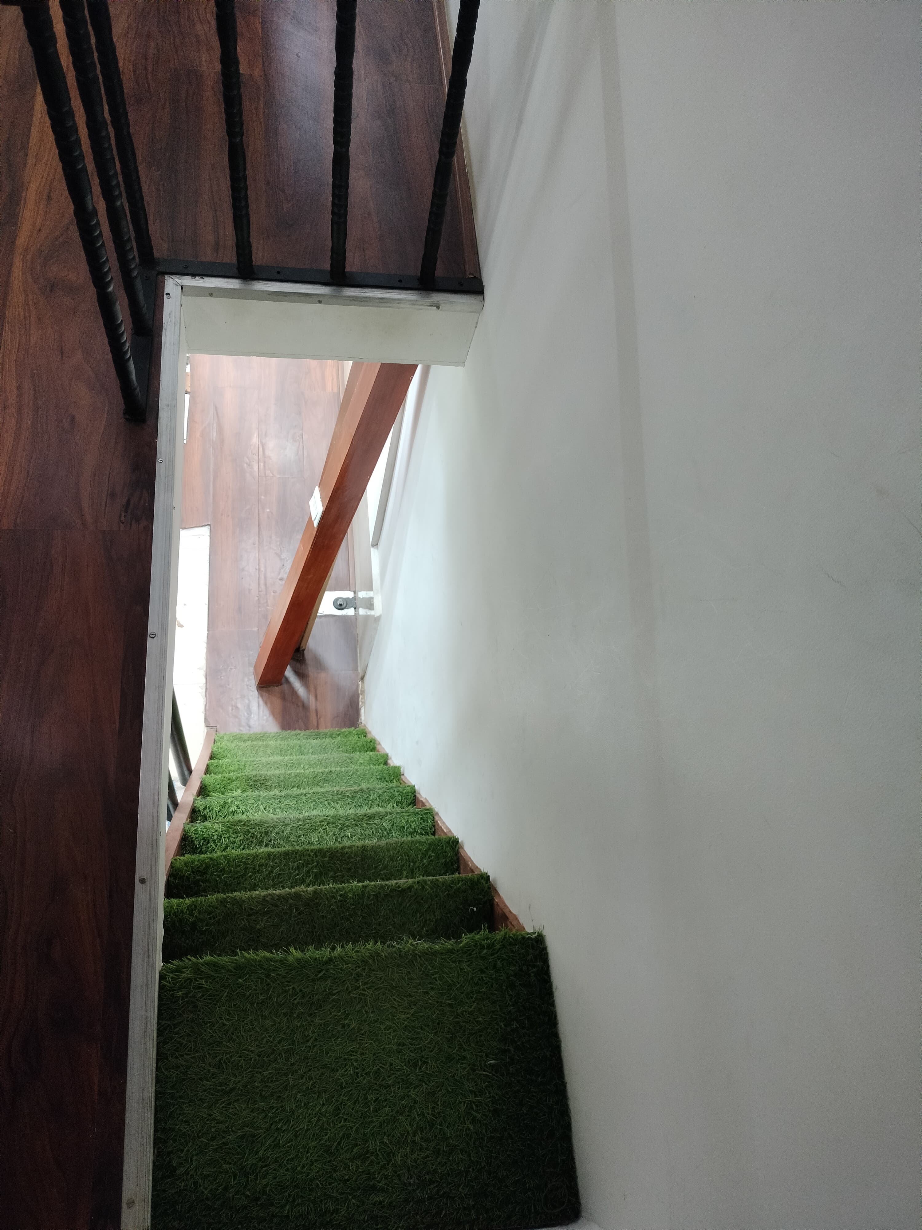 Shop for Rent in Linking  Road Mumbai