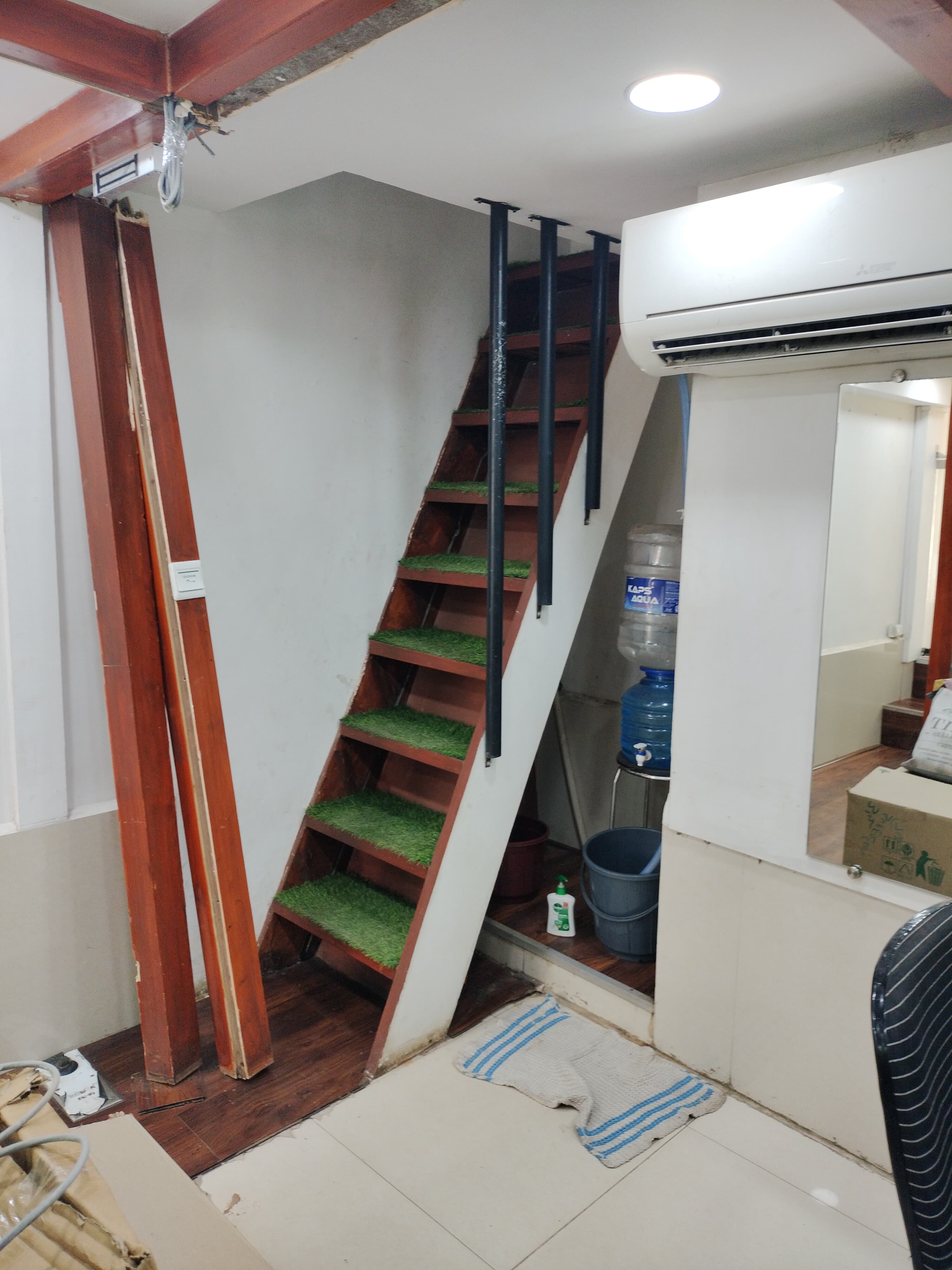 Shop for Rent in Linking  Road Mumbai