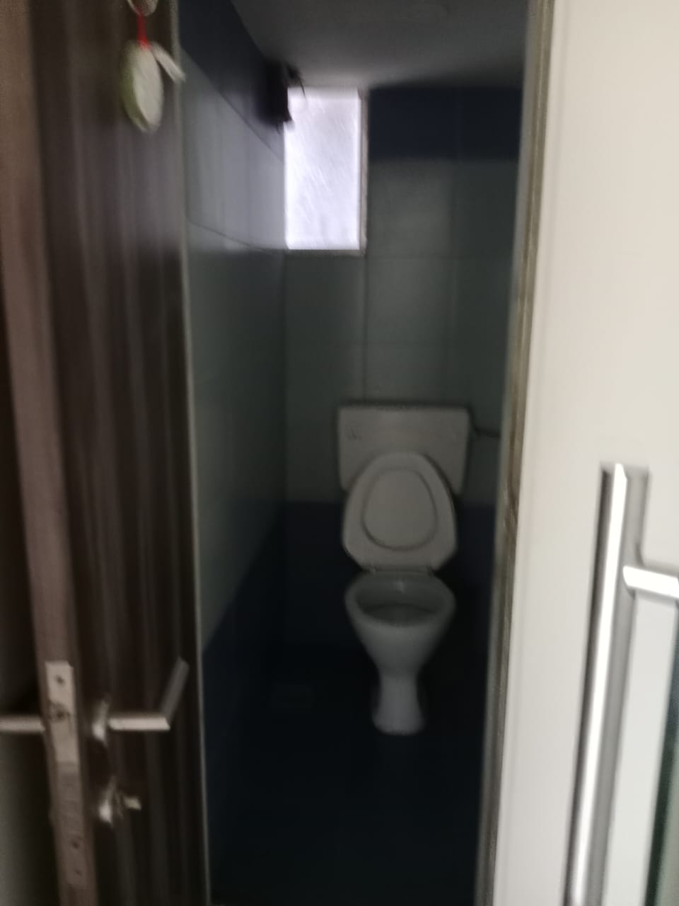 Office for Rent in Linking  Road Mumbai