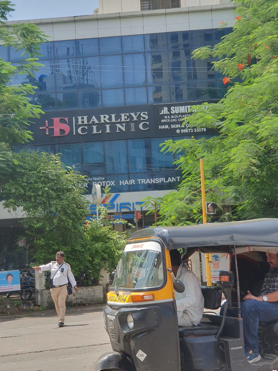 Showroom for Sale in 4 Bungalows Mumbai