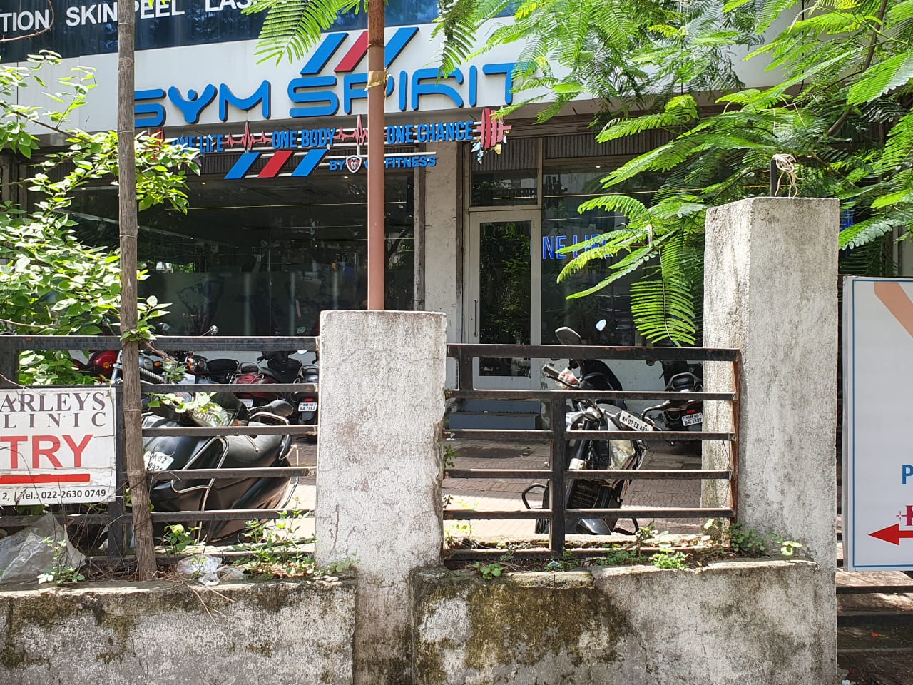 Showroom for Sale in 4 Bungalows Mumbai