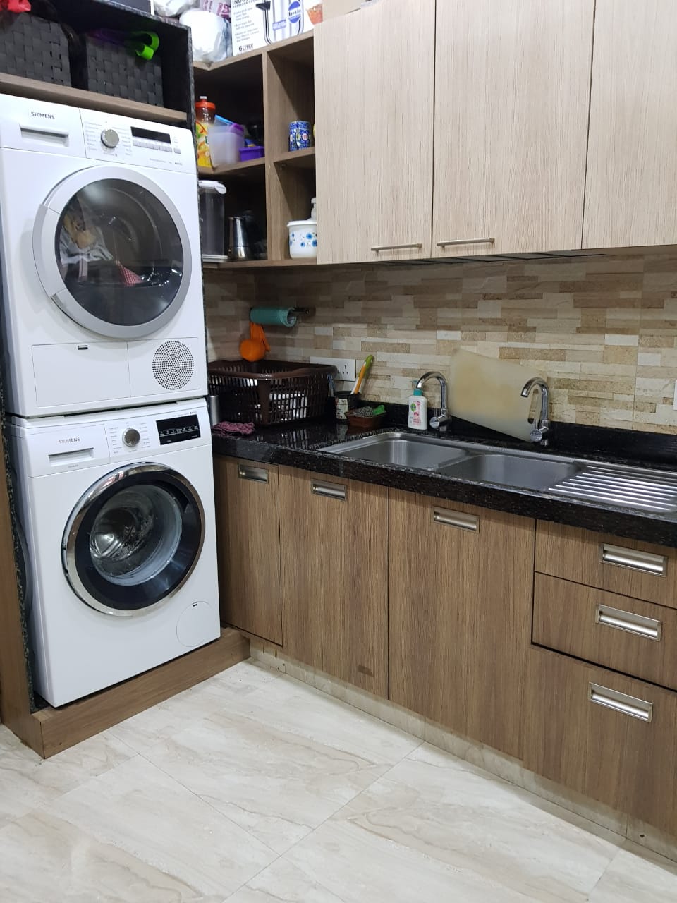 Commercial Bunglow for Rent in Off Hill Road Mumbai