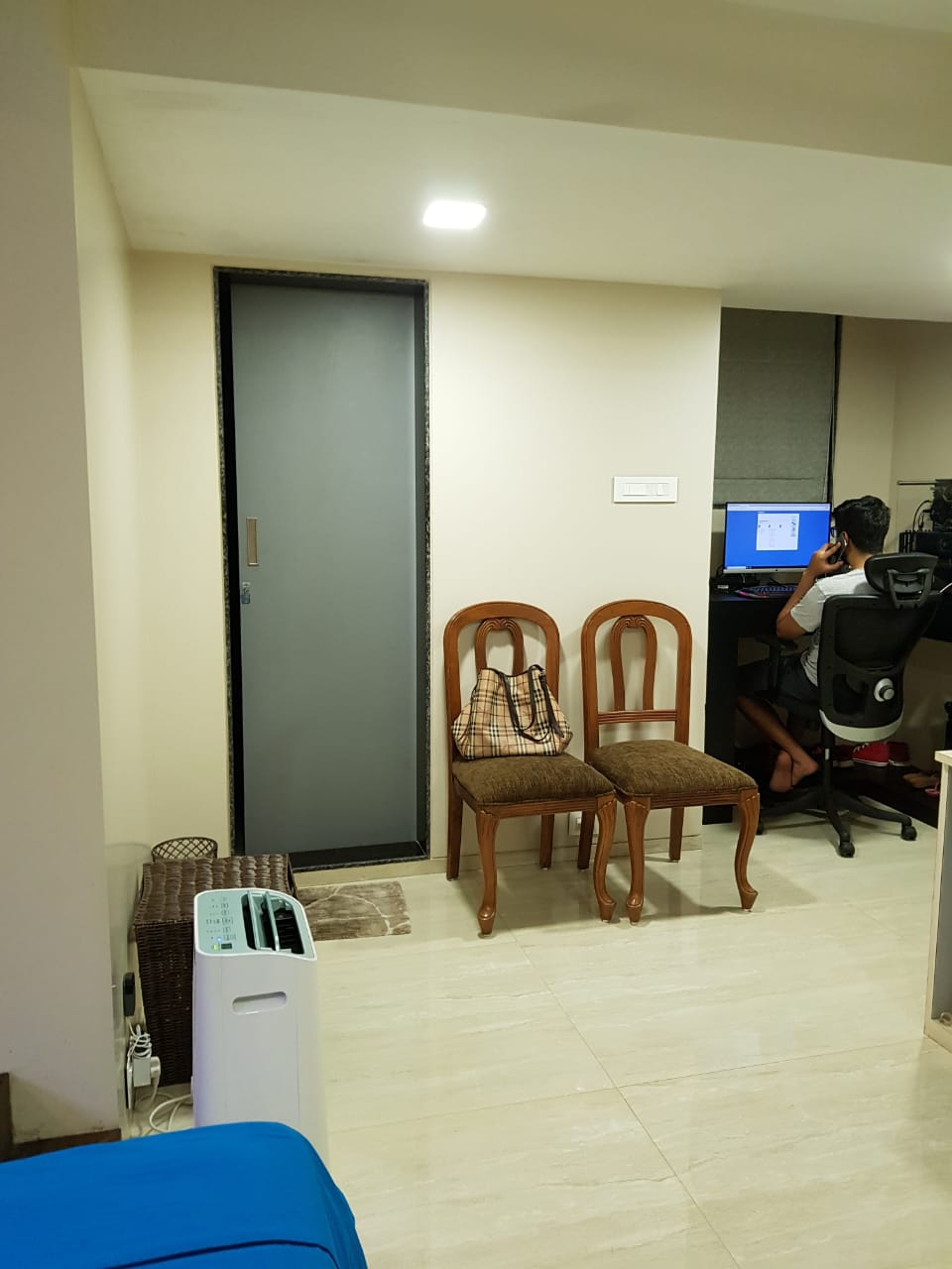 Commercial Bunglow for Rent in Off Hill Road Mumbai