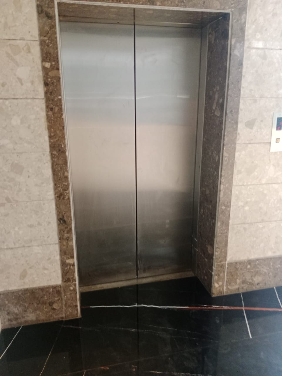 Office for Sale in Link  Road Mumbai