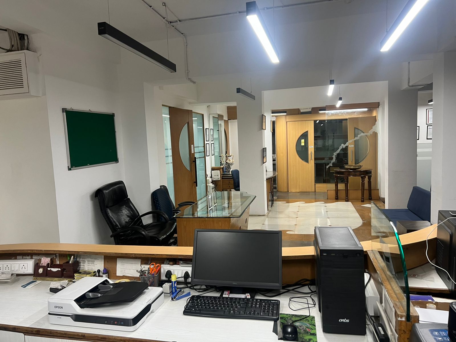 Showroom for Rent in Santacruz West Mumbai