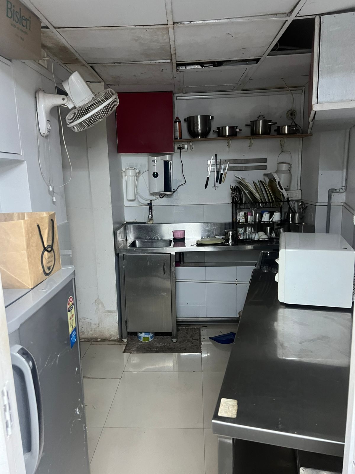 Showroom for Rent in Santacruz West Mumbai